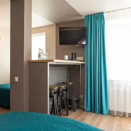 Kurshi & Hotel