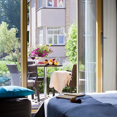 Hotel Kurshi & Jurkalne