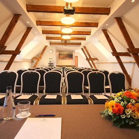 Hotel Kurshi & 4*