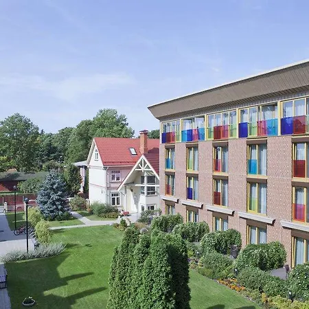 Kurshi & Hotel 4*